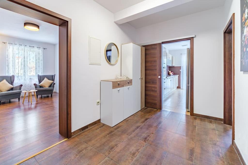 Peters Apartment Sutivan Eksteriør bilde