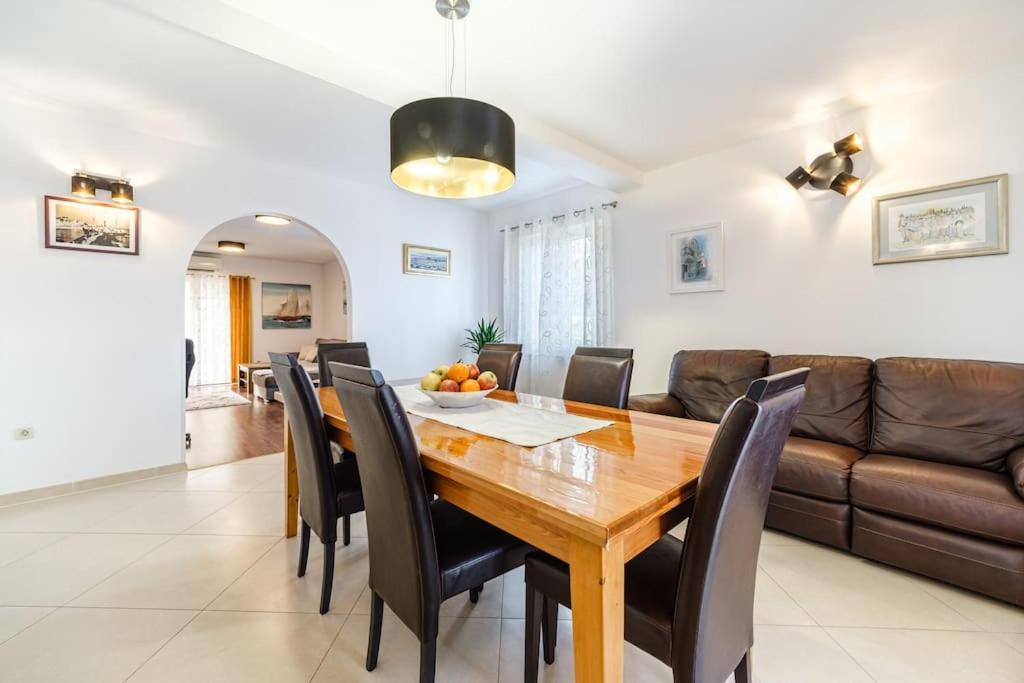 Peters Apartment Sutivan Eksteriør bilde
